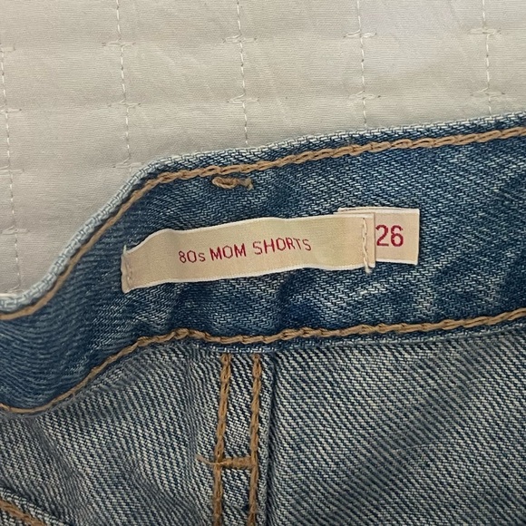 Levi Jean shorts - Picture 2 of 3